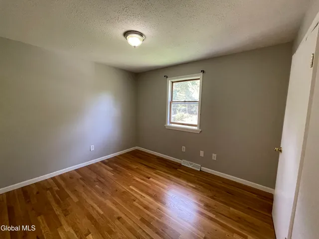 $2,400 | 11 Fletcher Road, Albany, NY 12203