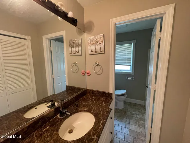 $2,400 | 11 Fletcher Road, Albany, NY 12203