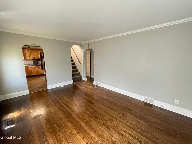 $2,400 | 11 Fletcher Road, Albany, NY 12203