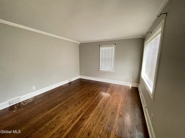 $2,400 | 11 Fletcher Road, Albany, NY 12203