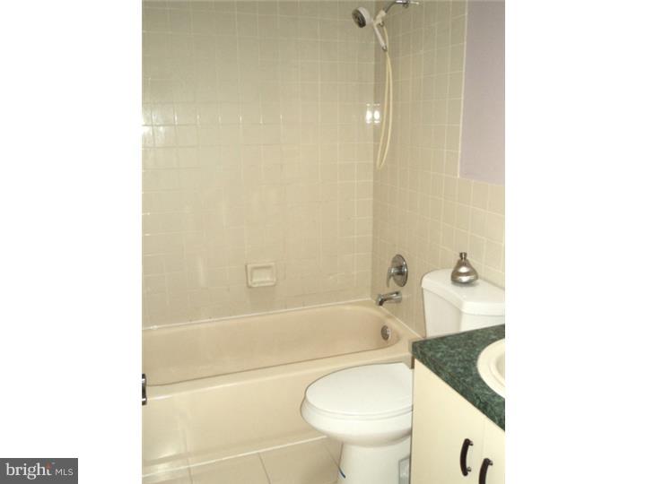 1123 Plane Road Philadelphia, PA 19115 - Photo 18 of 24 Bathroom