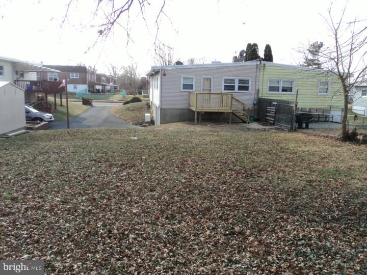 1123 Plane Road Philadelphia, PA 19115 - Photo 4 of 24 Exterior Back