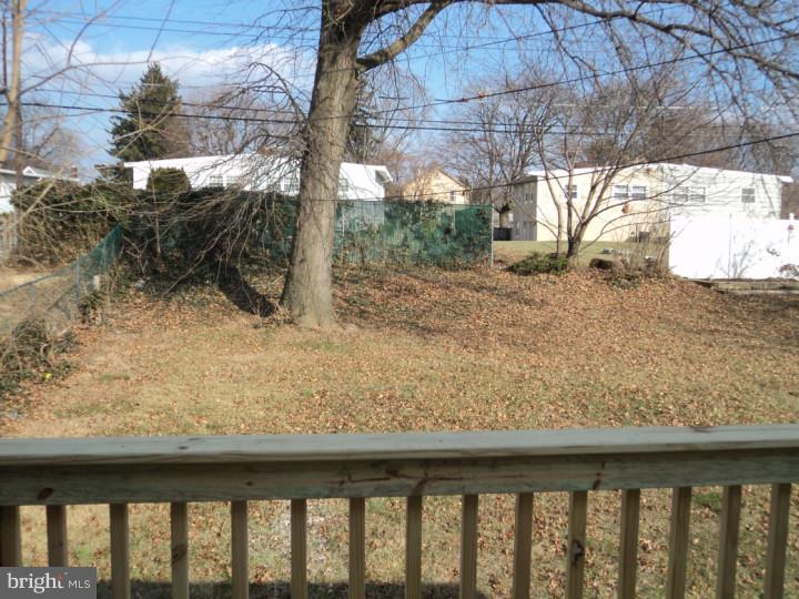 1123 Plane Road Philadelphia, PA 19115 - Photo 5 of 24 View in Back