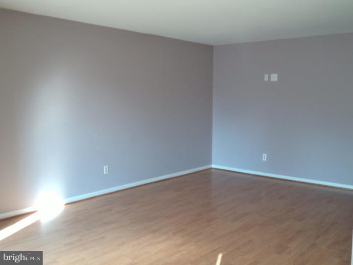 1123 Plane Road Philadelphia, PA 19115 - Photo 7 of 24 Living Room