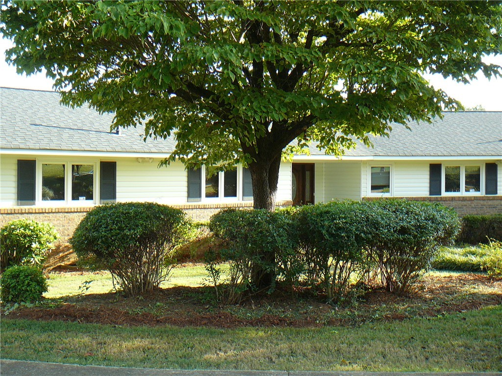 1101 Shackleburg Road Anderson, SC 29621 - Photo 2 of 30