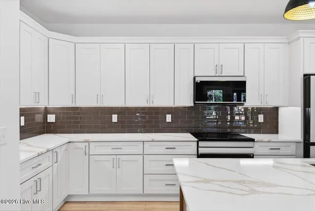 $595,000 | 355 South Middleton Drive Northwest, Calabash, NC 28467