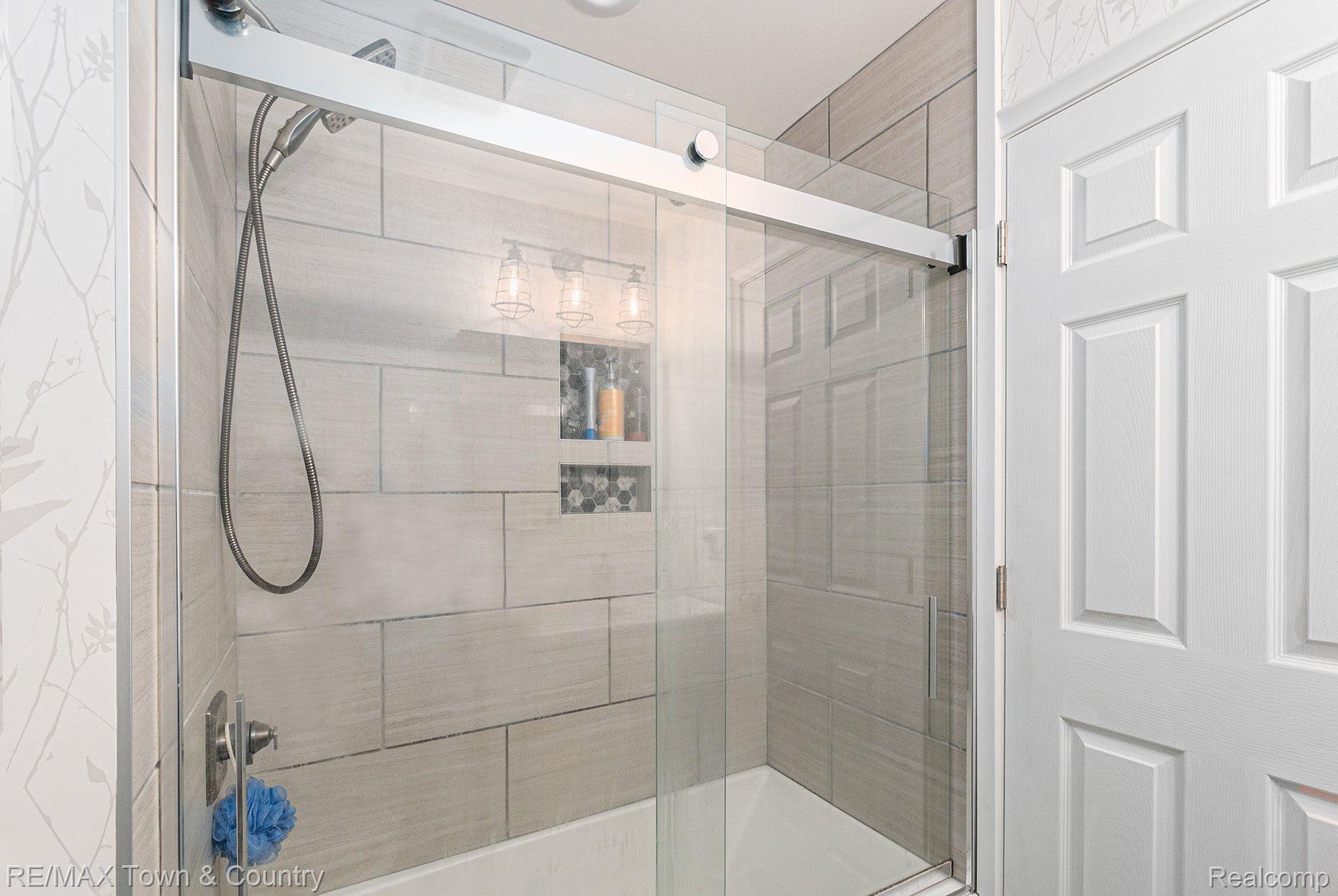 7308 East Bristol Road Davison, MI 48423 - Photo 21 of 41 Gallery Image 21