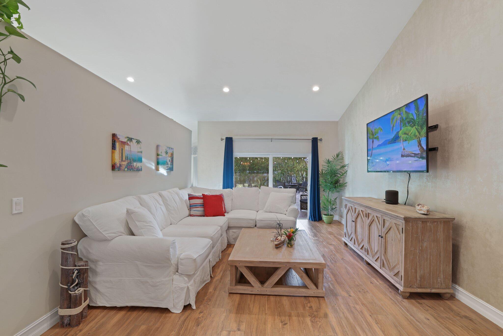 2225 Rabbit Hollowe Circle Delray Beach, FL 33445 - Photo 8 of 65 Living Room