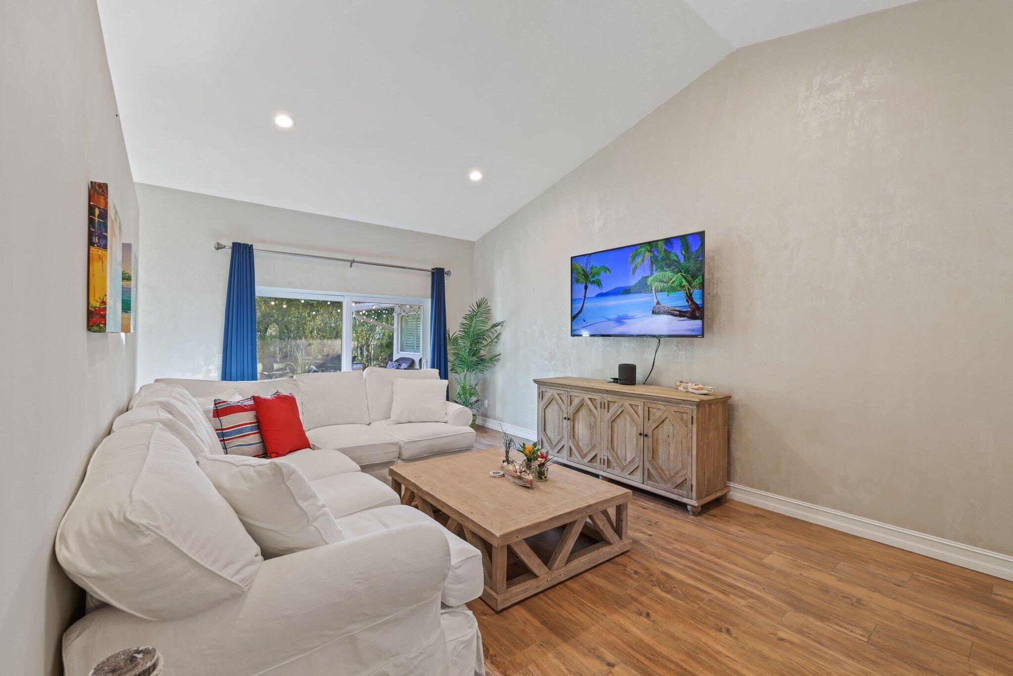 2225 Rabbit Hollowe Circle Delray Beach, FL 33445 - Photo 9 of 65 Living Room