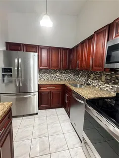 $2,100 | 927 Northeast 199th Street, Unit 206, Miami, FL 33179