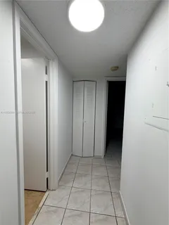 $2,100 | 927 Northeast 199th Street, Unit 206, Miami, FL 33179