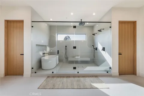 $4,695,000 | 16252 Addison Street, Encino, CA 91436