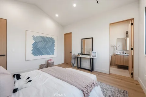 $4,695,000 | 16252 Addison Street, Encino, CA 91436