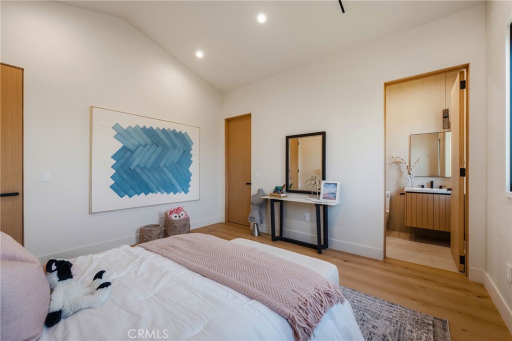 16252 Addison Street Encino, CA 91436 - Photo 20 of 36