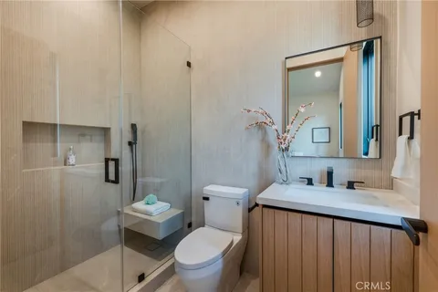 $4,695,000 | 16252 Addison Street, Encino, CA 91436