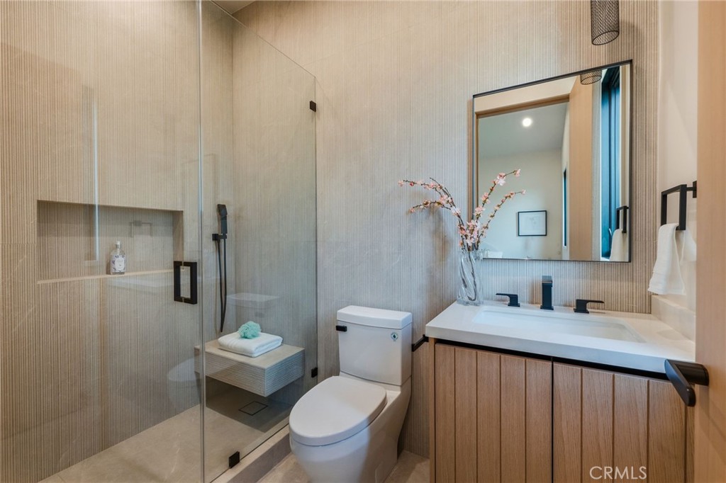 16252 Addison Street Encino, CA 91436 - Photo 21 of 36