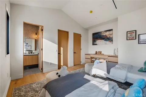 $4,695,000 | 16252 Addison Street, Encino, CA 91436