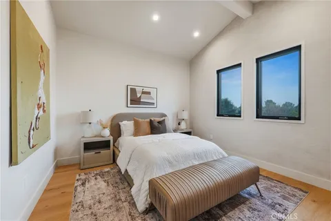 $4,695,000 | 16252 Addison Street, Encino, CA 91436