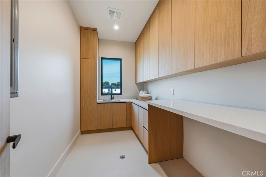 16252 Addison Street Encino, CA 91436 - Photo 26 of 36