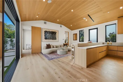 $4,695,000 | 16252 Addison Street, Encino, CA 91436