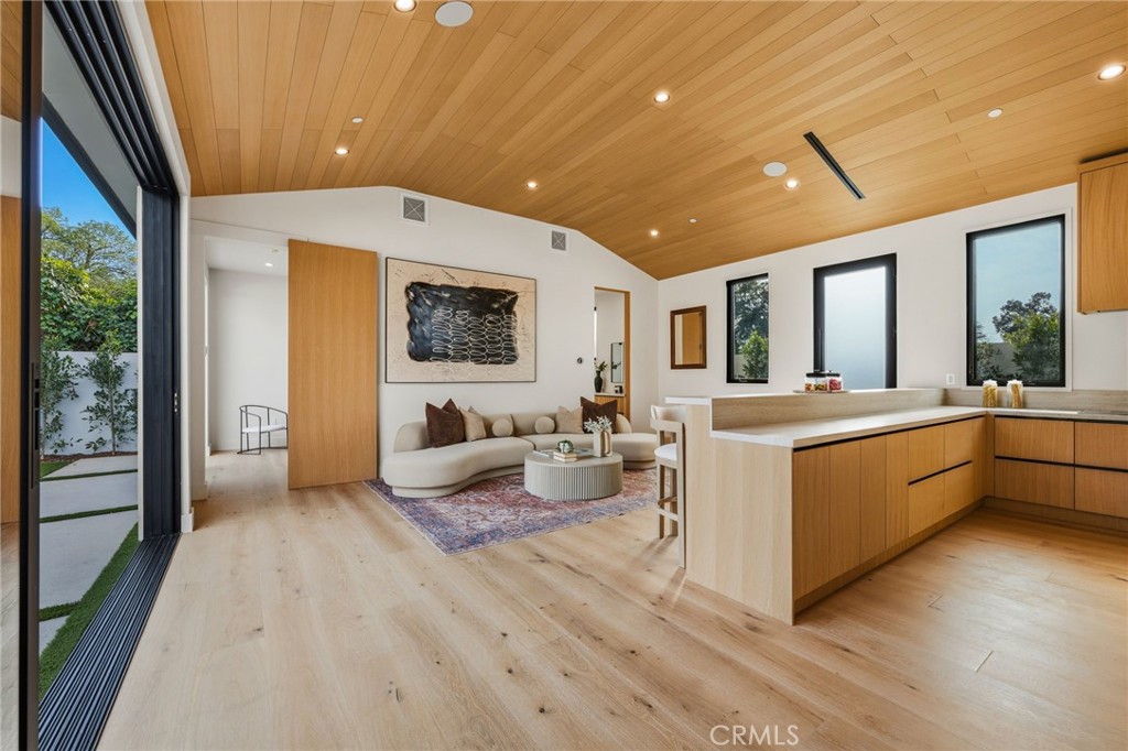 16252 Addison Street Encino, CA 91436 - Photo 32 of 36