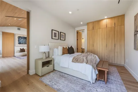 $4,695,000 | 16252 Addison Street, Encino, CA 91436