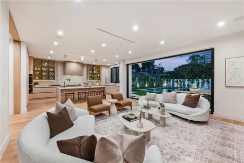 $4,695,000 | 16252 Addison Street, Encino, CA 91436
