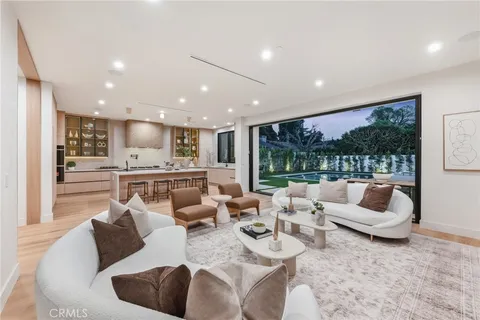$4,695,000 | 16252 Addison Street, Encino, CA 91436
