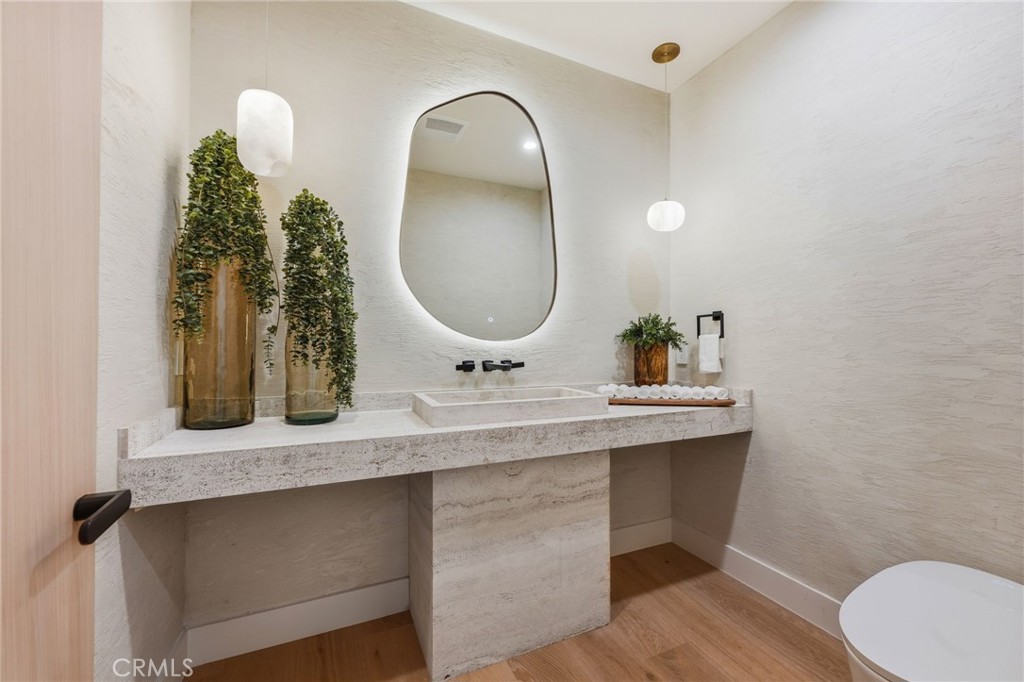 16252 Addison Street Encino, CA 91436 - Photo 8 of 36