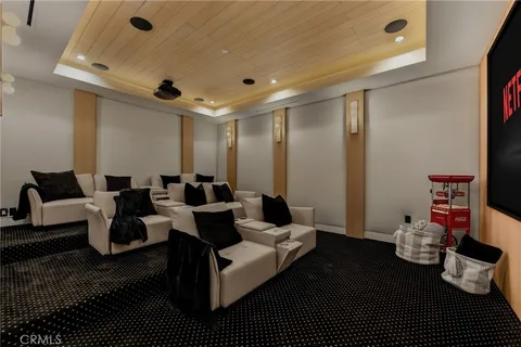 $4,695,000 | 16252 Addison Street, Encino, CA 91436