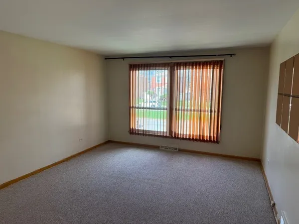 $1,950 | 8037 South Wentworth Avenue, Chicago, IL 60620