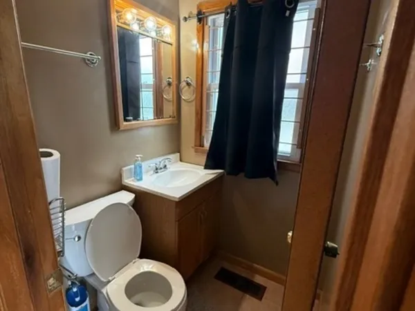 $1,950 | 8037 South Wentworth Avenue, Chicago, IL 60620