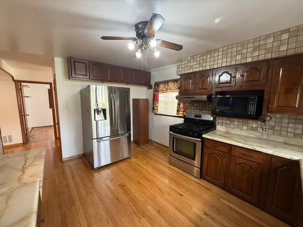 $1,950 | 8037 South Wentworth Avenue, Chicago, IL 60620