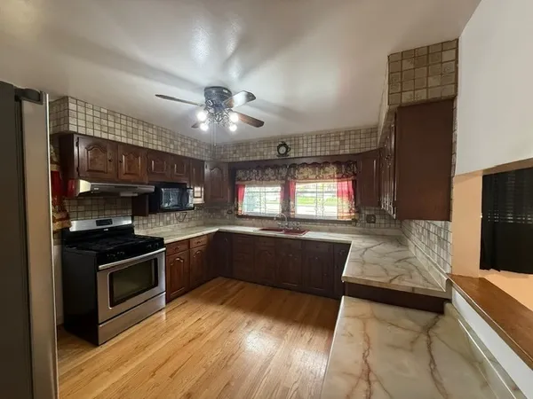 $1,950 | 8037 South Wentworth Avenue, Chicago, IL 60620