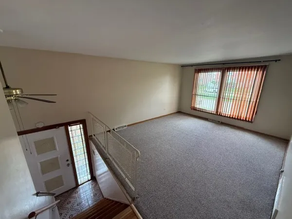$1,950 | 8037 South Wentworth Avenue, Chicago, IL 60620