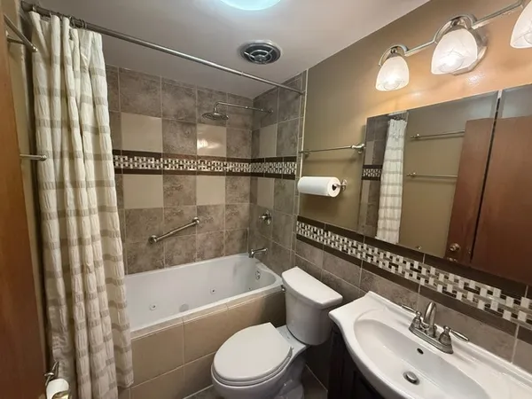 $1,950 | 8037 South Wentworth Avenue, Chicago, IL 60620
