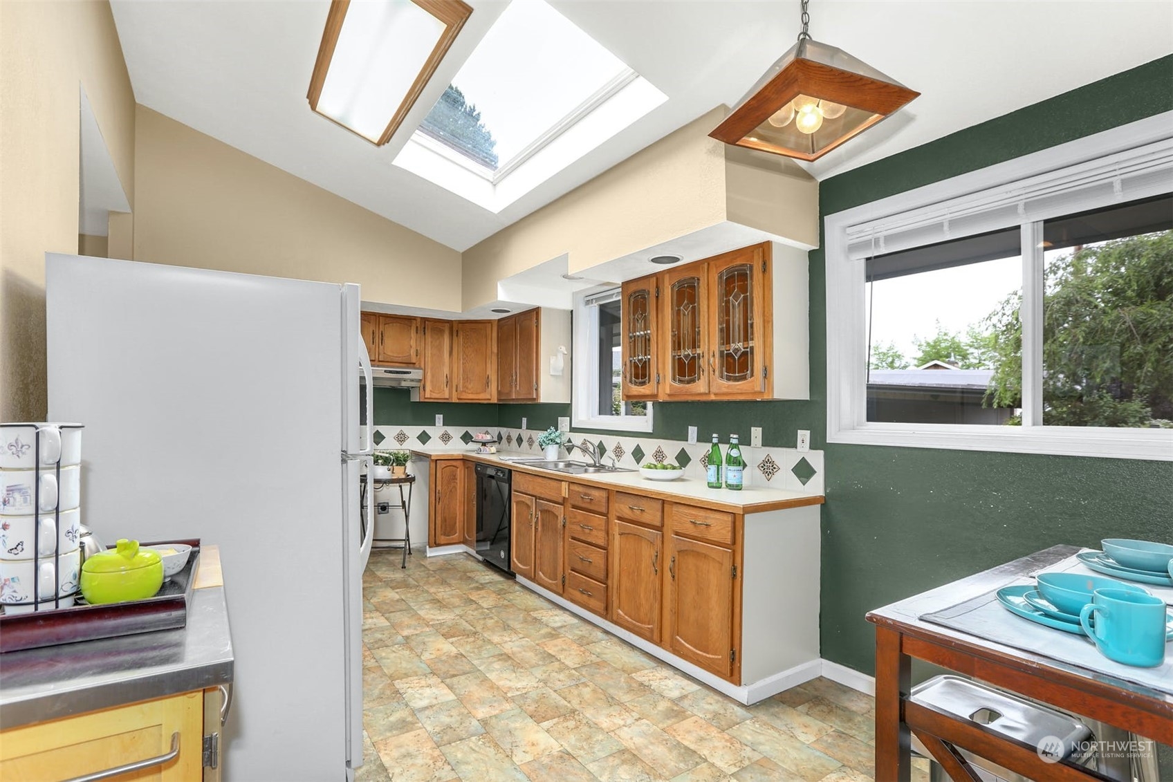 20929 Elberta Road Lynnwood, WA 98036 - Photo 10 of 29 Gallery Image 10