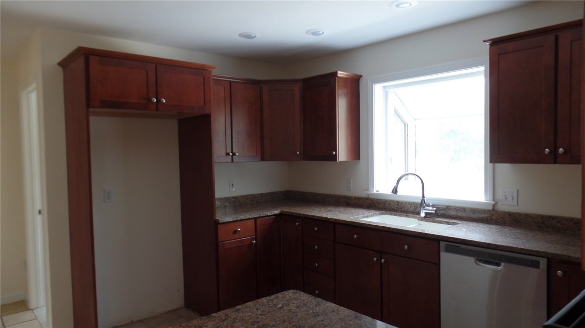 40 Blue Ridge Drive Charlestown, RI 02813 - Photo 13 of 31 Kitchen