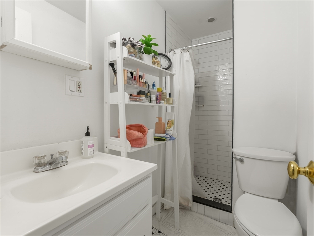 22 Irving Street, Unit 2 Boston, MA 02114 - Photo 8 of 10