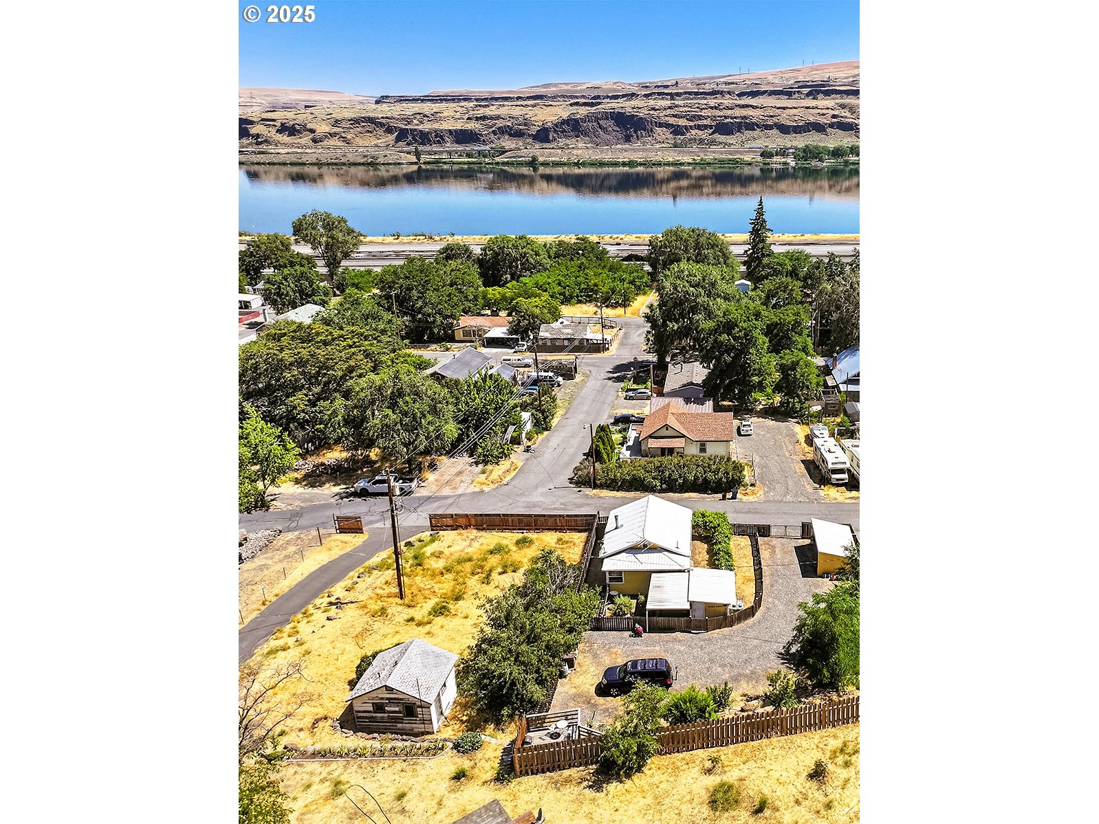 201 Bunn Street Wishram, WA 98673 - Photo 3 of 43 View