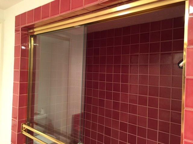 502 West Hilltop Road Talent, OR 97540 - Photo 30 of 34 a bathroom with a shower