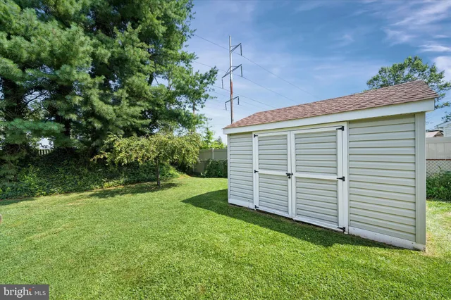 a view of a backyard with plants