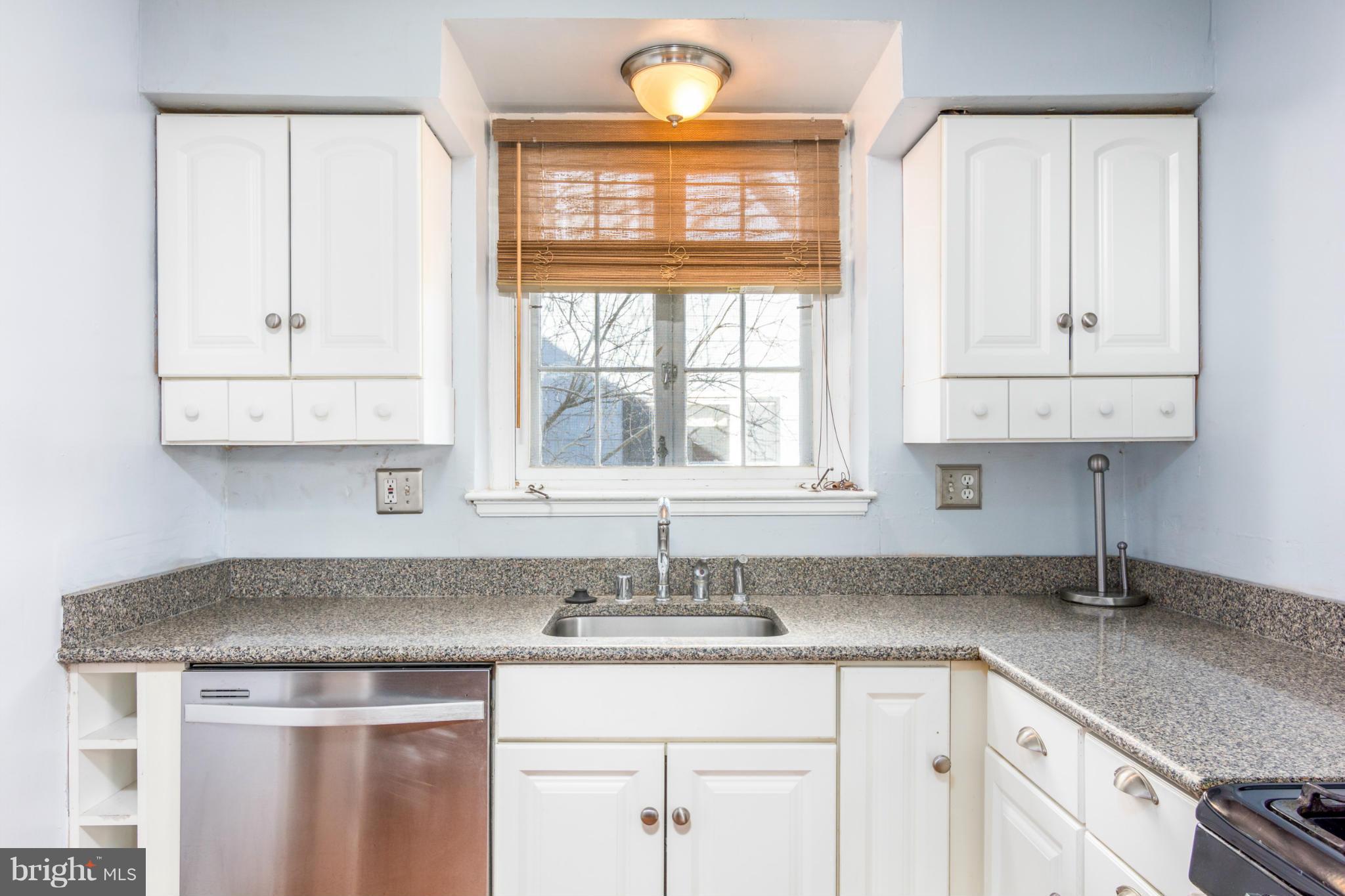 609 Brookwood Road Baltimore, MD 21229 - Photo 12 of 30 Kitchen