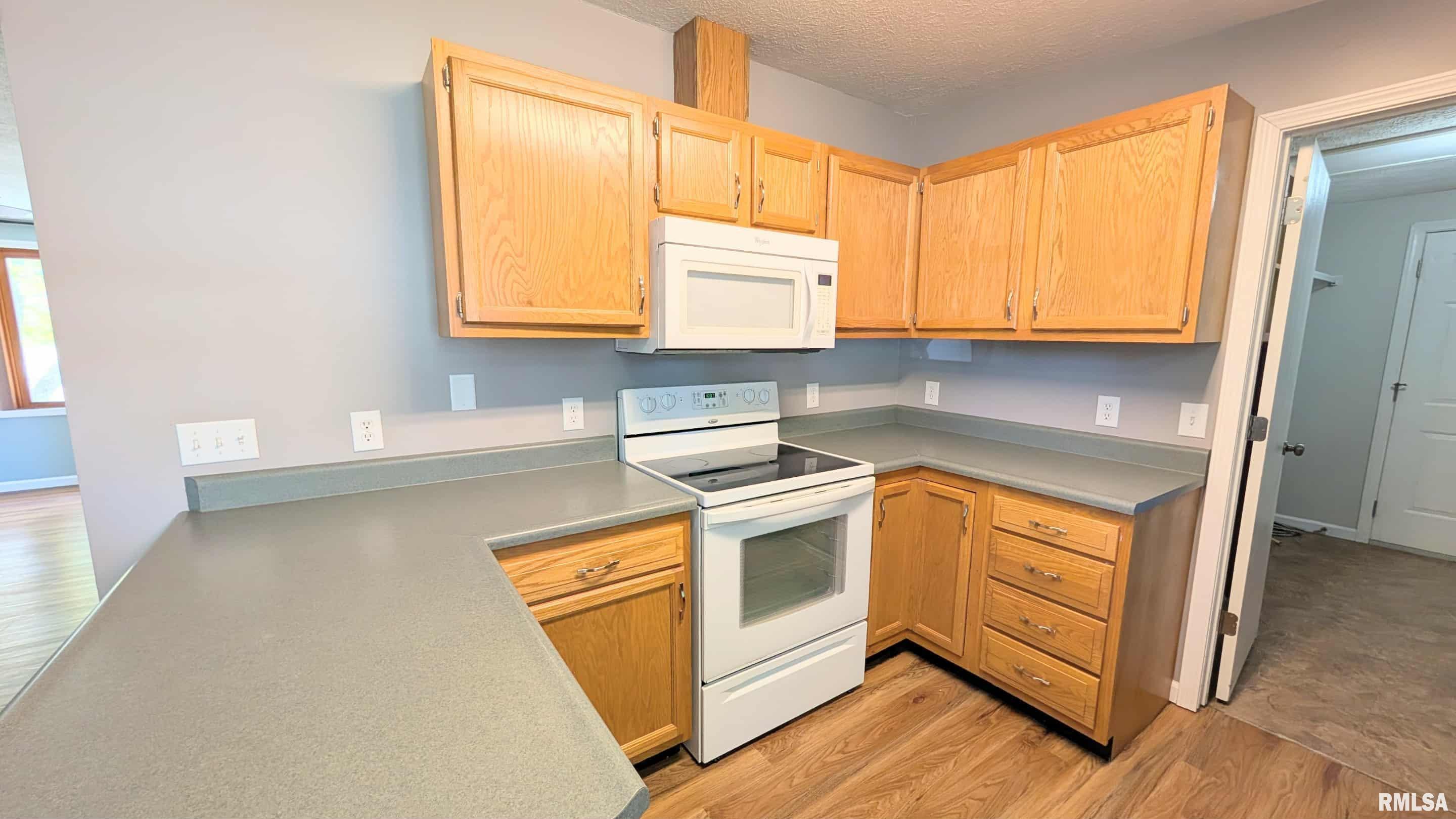 356 South Maple Street Farmington, IL 61531 - Photo 14 of 36