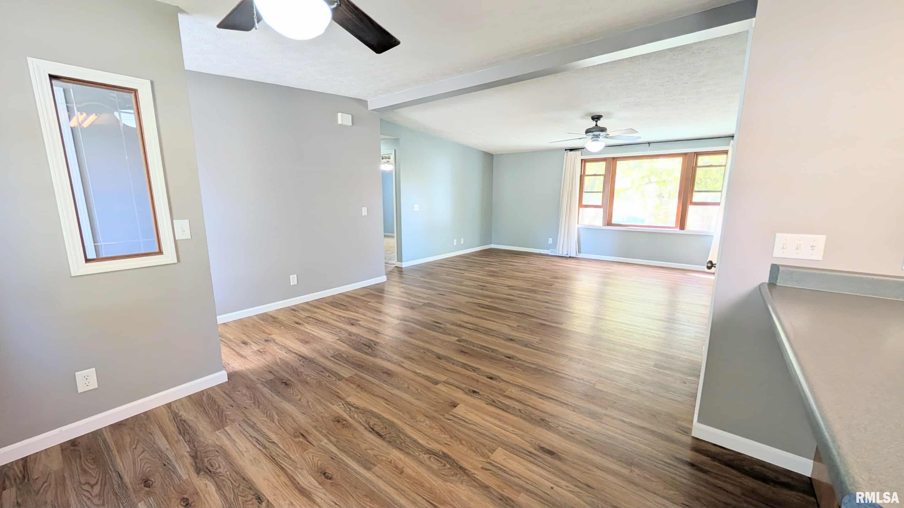 356 South Maple Street Farmington, IL 61531 - Photo 17 of 36