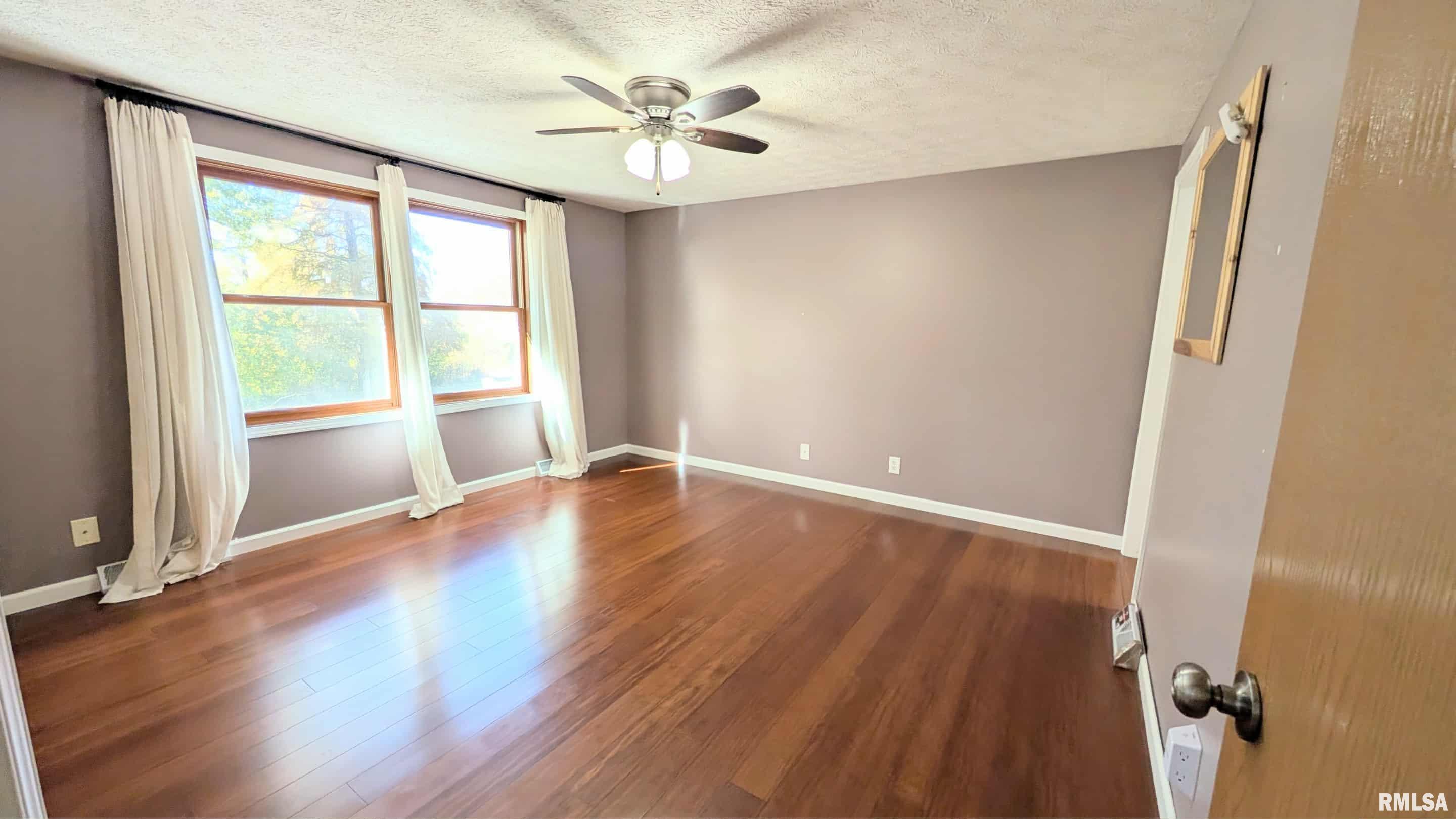 356 South Maple Street Farmington, IL 61531 - Photo 21 of 36