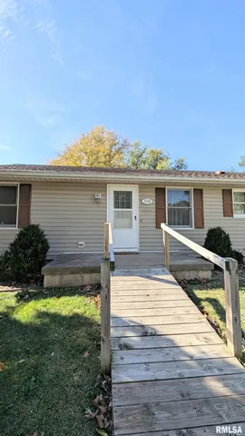 $232,900 | 356 South Maple Street, Farmington, IL 61531