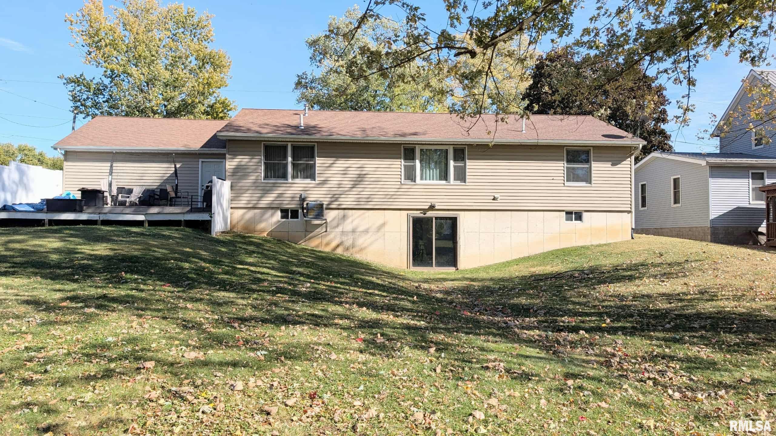 356 South Maple Street Farmington, IL 61531 - Photo 5 of 36