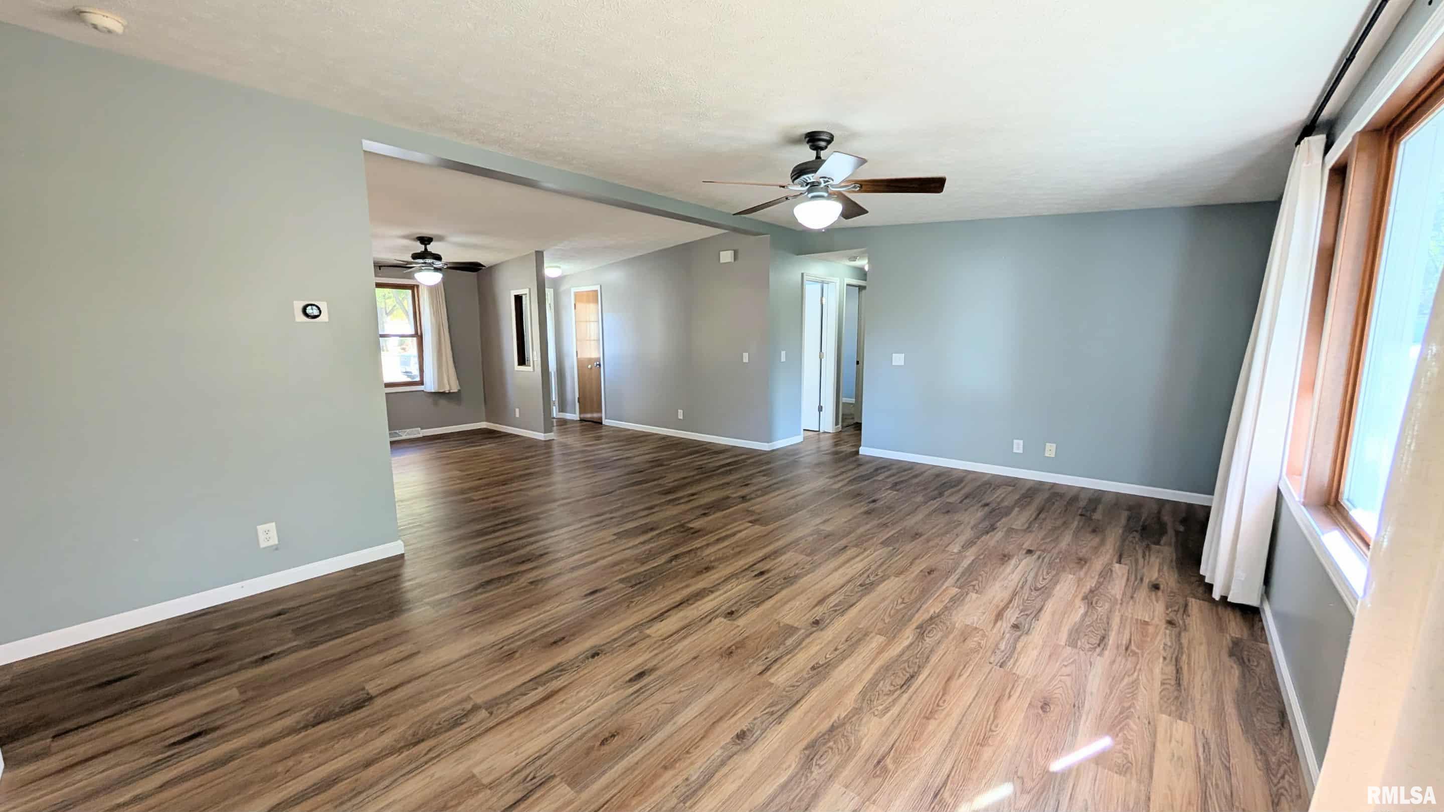 356 South Maple Street Farmington, IL 61531 - Photo 10 of 36