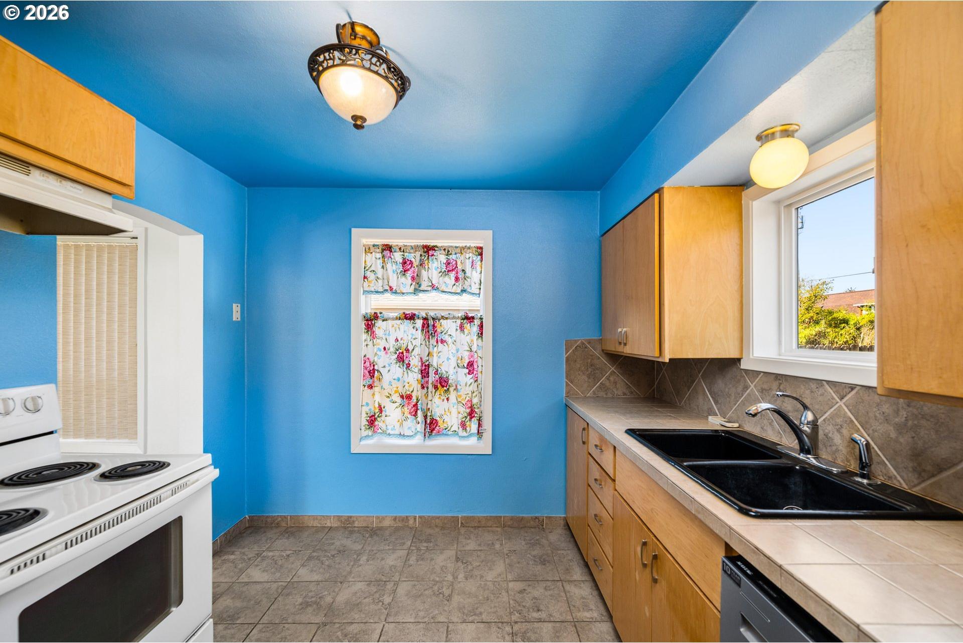 2760 E Street Springfield, OR 97477 - Photo 11 of 37 Gallery Image 11